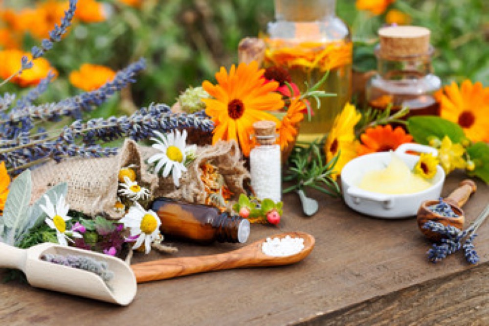 Homöopathische Tropfen, Globuli und Heilkräuter